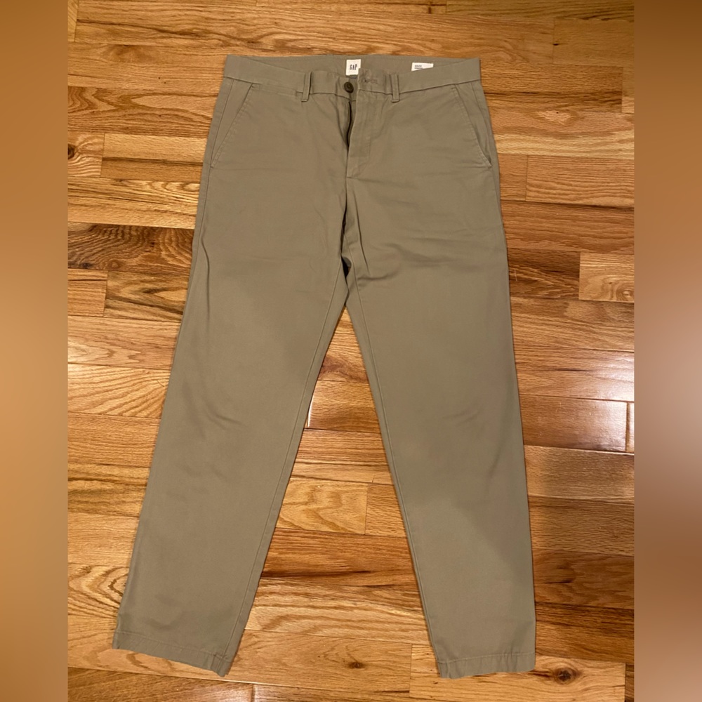 Gap Chinos 33x32